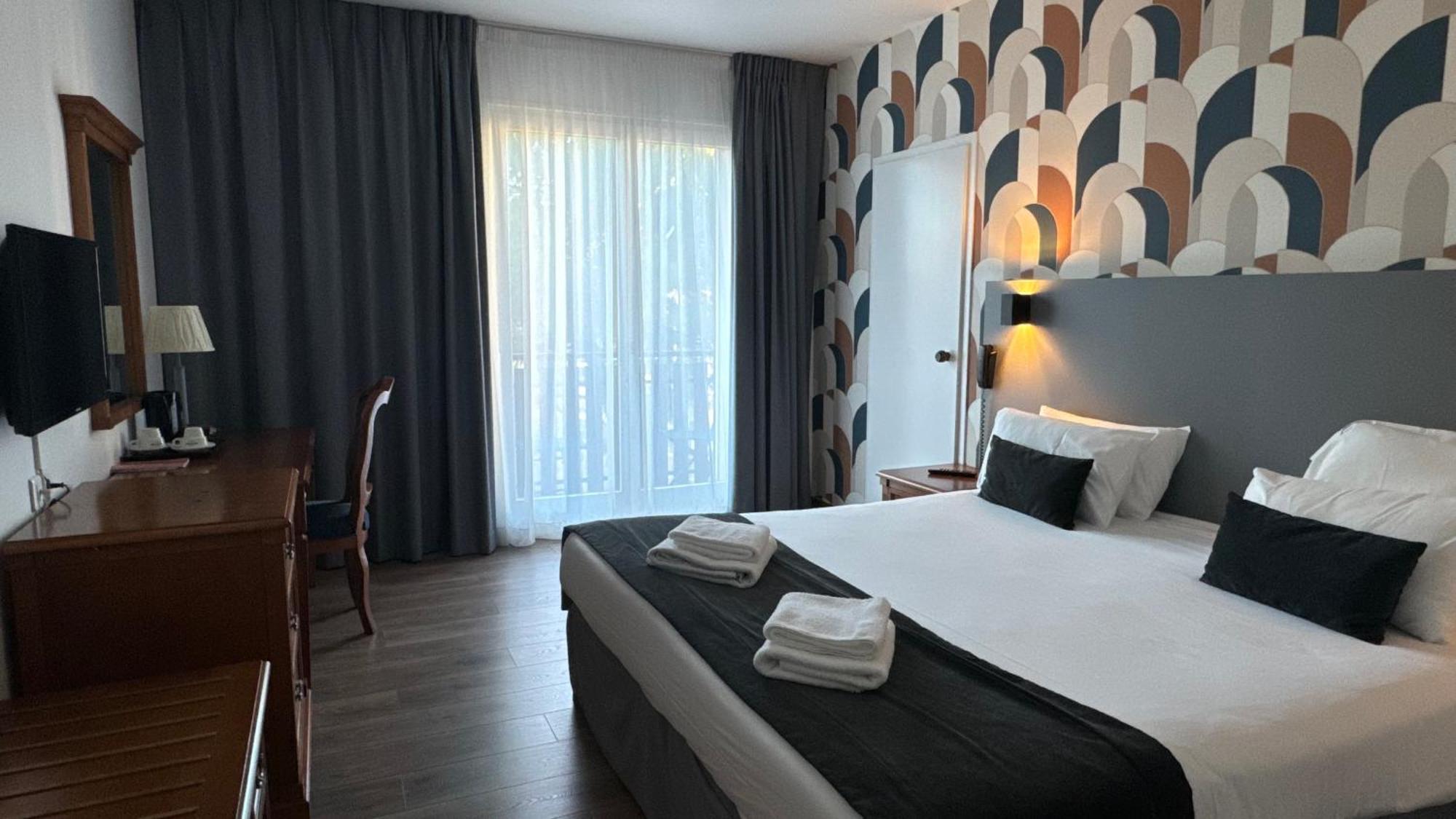 Hotel Le Bourgogne Эвиан-ле-Бен Экстерьер фото