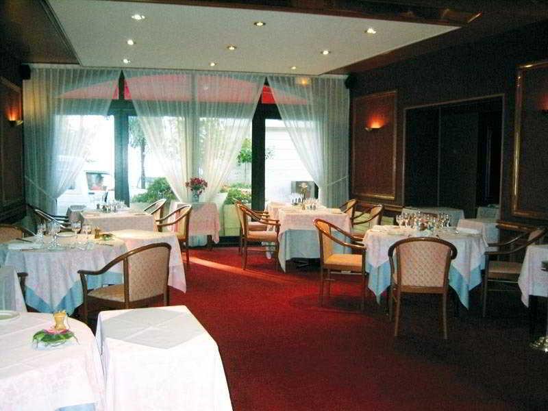Hotel Le Bourgogne Эвиан-ле-Бен Номер фото